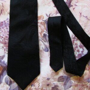 Vito Rufolo Men's Necktie Styled in Italy Silk Black width 3.75